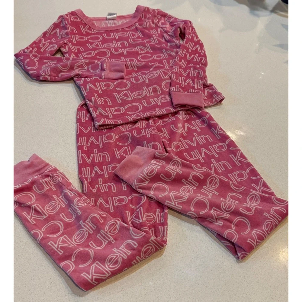 Calvin Klein Kids Girls Pink Velvet All Over Logo Pajama Set Size 6 Cozy Soft